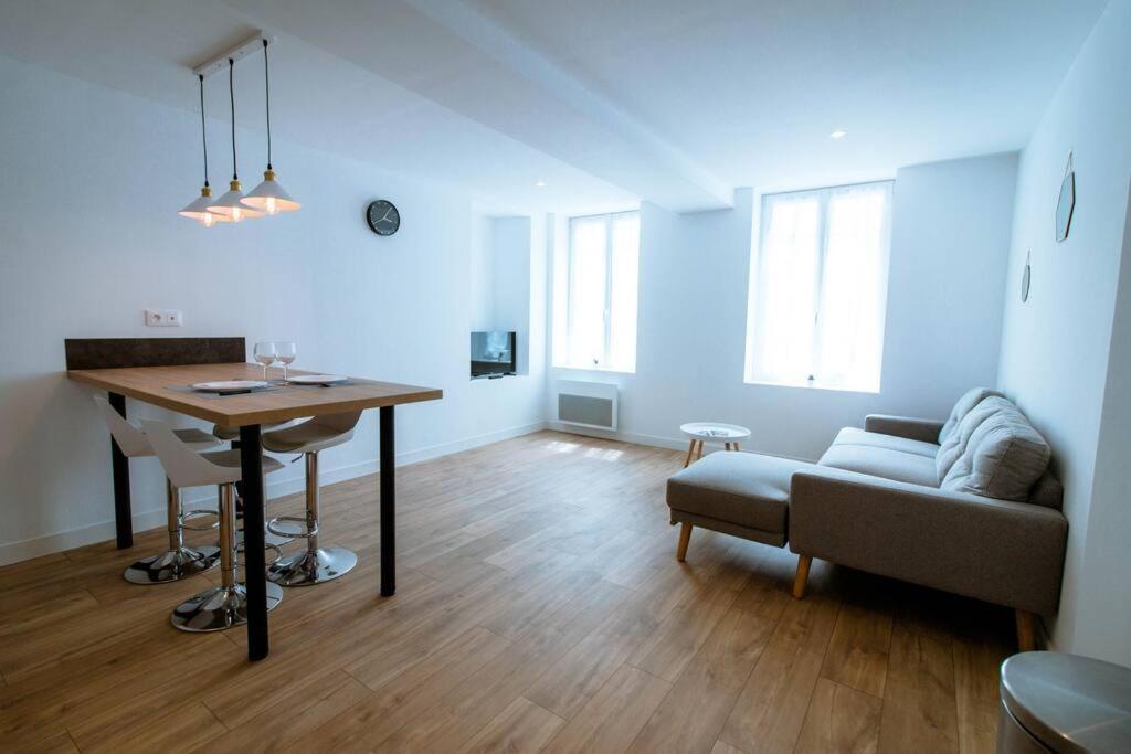 Home2Stay Valognes Extérieur photo