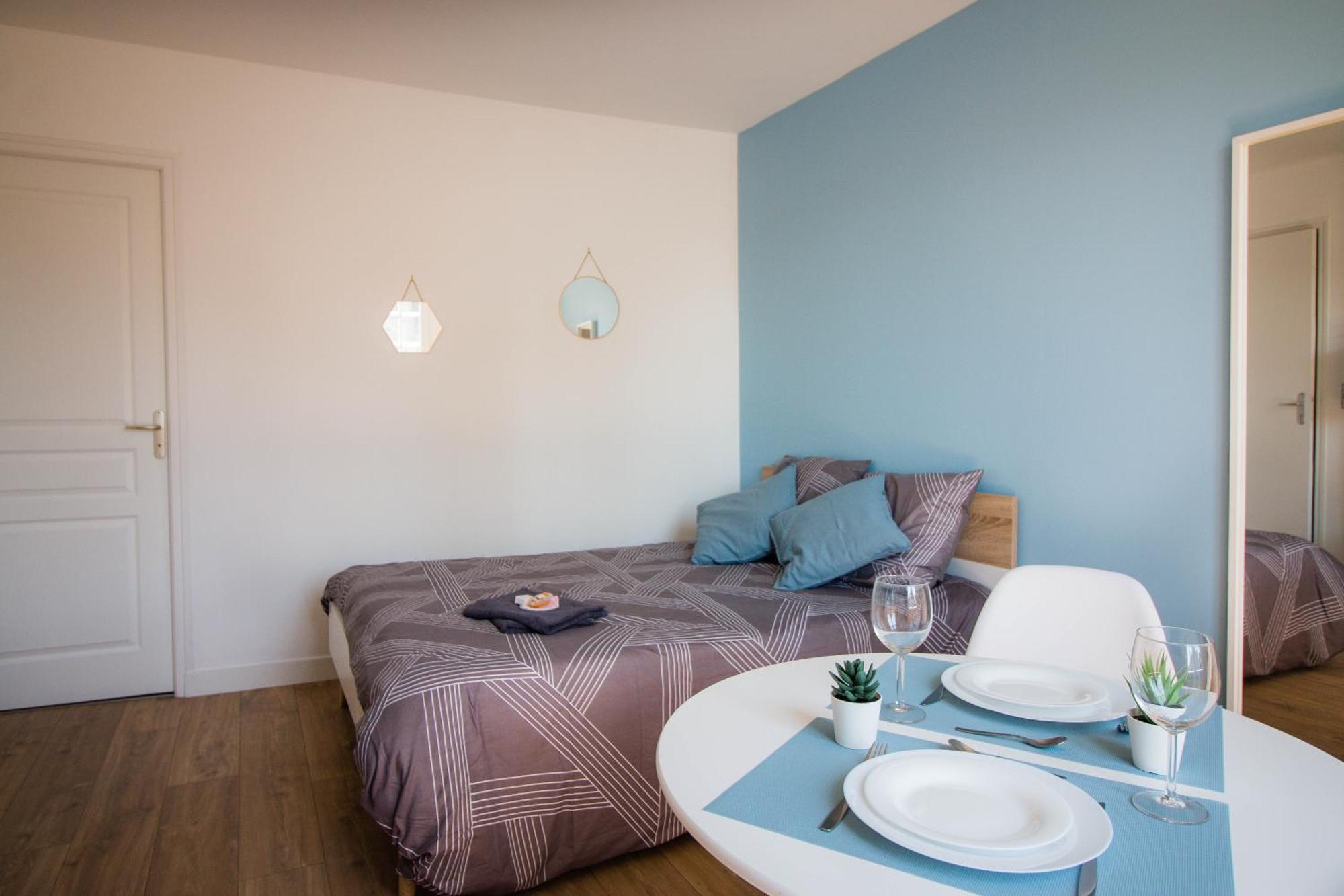 Home2Stay Valognes Extérieur photo